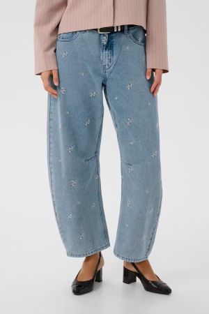 Light blue wash