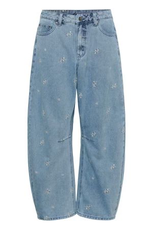 Light blue wash